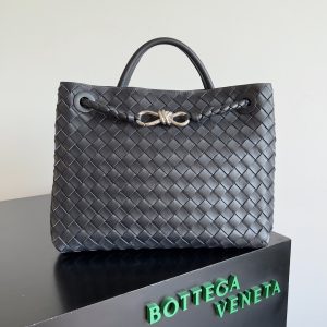 Bottega Veneta Medium Andiamo 743572 Black