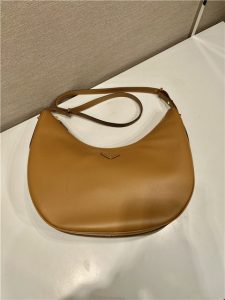 Arque Large Leather Shoulder Bag 1BC212 Caramel-4.jpg