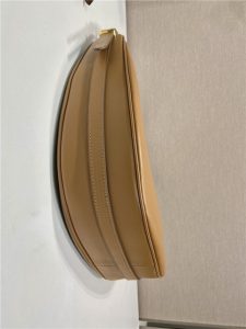 Arque Large Leather Shoulder Bag 1BC212 Caramel-7.jpg