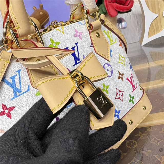 LV x TM Alma BB M13078-8.jpg