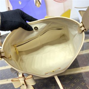 LV x TM CarryAll PM M13661-12.jpg