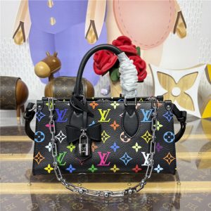 LV x TM OnTheGo East West Chain M13260-1.jpg