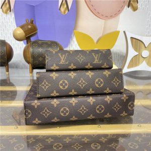 LV x TM Trio Toiletry Pouch M13762-4.jpg