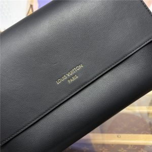 Low Key Messenger M13148 Black-5.jpg