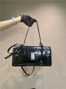 Medium Leather Handbag 1BN026 Black-1.jpg