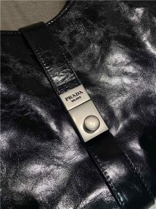 Medium Leather Tote Bag 1BG563 Black-8.jpg