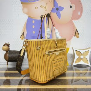 Neverfull Bandouliere Inside Out MM M11947-2.jpg