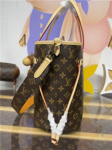 Neverfull Bandouliere Inside Out MM M11947-6.jpg