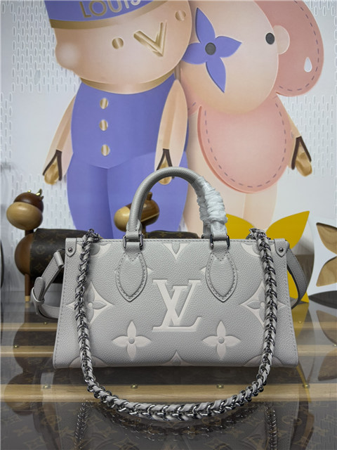 OnTheGo East West M14213 BrumeQuartz-1.jpg