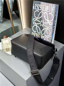 Loewe Samll Puzzle Bag 17701 Black-5.jpg