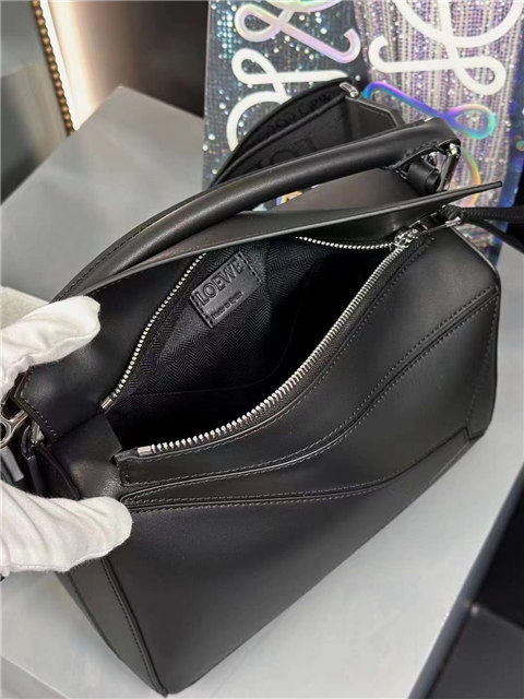 Loewe Samll Puzzle Bag 17701 Black-8.jpg