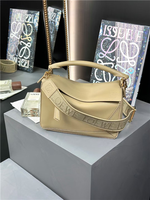 Loewe Samll Puzzle Bag 17701 Clay Green-1.jpg