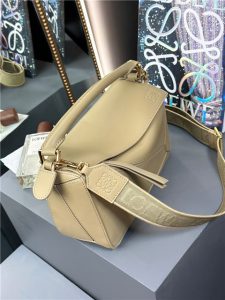 Loewe Samll Puzzle Bag 17701 Clay Green-2.jpg