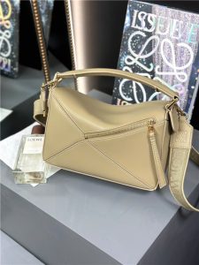 Loewe Samll Puzzle Bag 17701 Clay Green-3.jpg