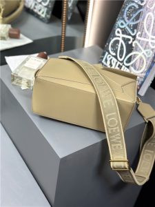 Loewe Samll Puzzle Bag 17701 Clay Green-4.jpg