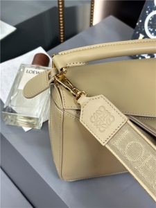 Loewe Samll Puzzle Bag 17701 Clay Green-7.jpg