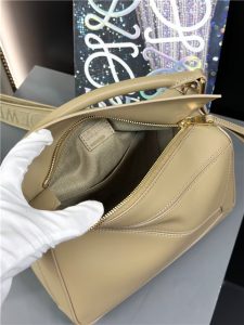 Loewe Samll Puzzle Bag 17701 Clay Green-9.jpg