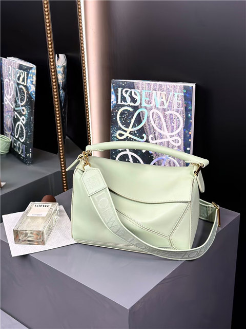 Loewe Samll Puzzle Bag 17701 Light Pear-2.jpg