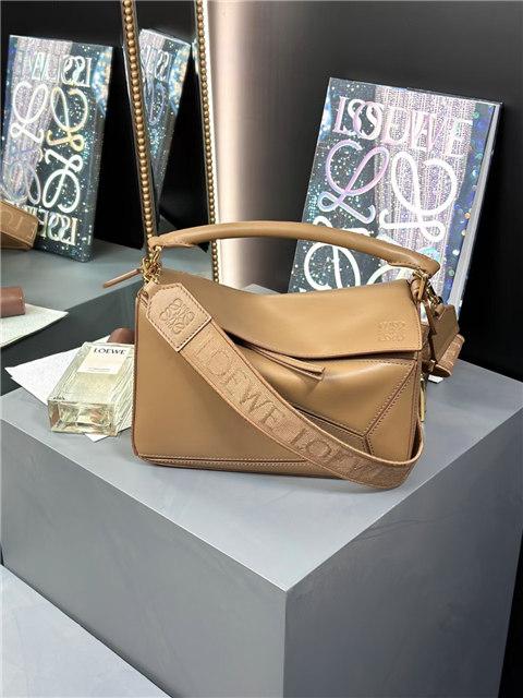 Loewe Samll Puzzle Bag 17701 Toffee-1.jpg