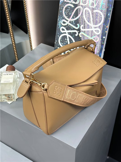 Loewe Samll Puzzle Bag 17701 Toffee-2.jpg