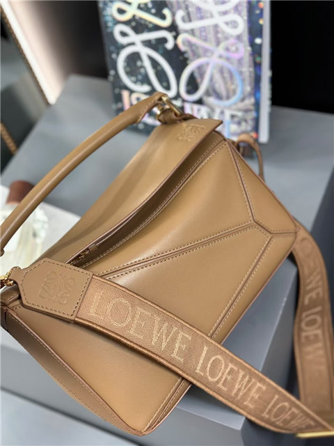 Loewe Samll Puzzle Bag 17701 Toffee-3.jpg