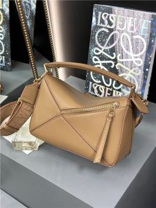 Loewe Samll Puzzle Bag 17701 Toffee-4.jpg