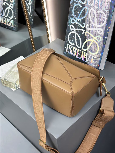 Loewe Samll Puzzle Bag 17701 Toffee-5.jpg