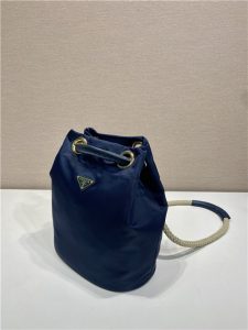 Mariner Re-Nylon Small Bucket Bag 1BE082 Baltic Blue-4.jpg
