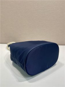 Mariner Re-Nylon Small Bucket Bag 1BE082 Baltic Blue-7.jpg