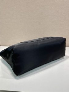 Prada Re-Edition 1978 Large Tote 1BG527 Black-6.jpg
