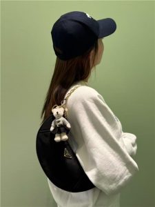 Re-Nylon Shoulder Bag 1BH222 Black-12.jpg