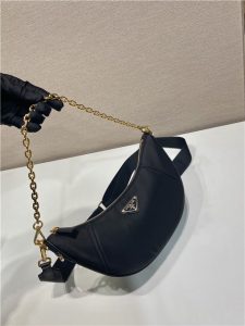 Re-Nylon Shoulder Bag 1BH222 Black-4.jpg