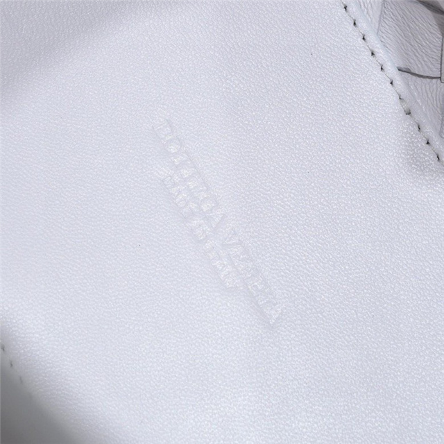 Small Andiamo 766014 White-7.jpg