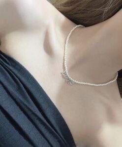 Celine Womens Monochroms Necklace In Glass Pearls And Brass With Rhodium Finish White-6.jpg