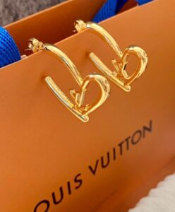 Louis Vuitton Limited Edition - Fall In Love Heart Earrings PM M00463 Golden-4.jpg