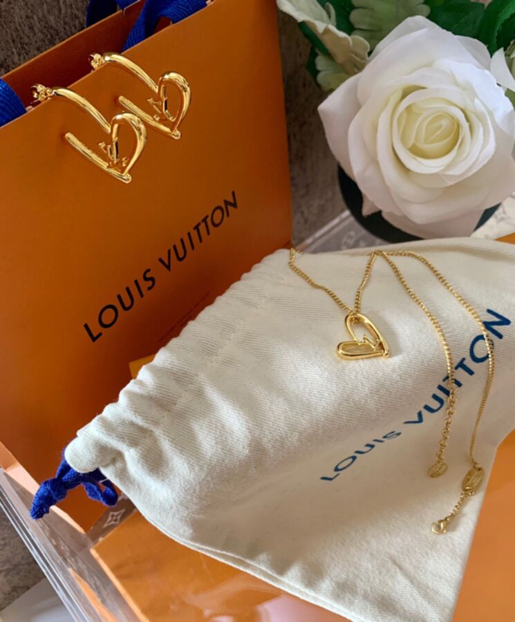 Louis Vuitton Limited Edition - Fall In Love Heart Earrings PM M00463 Golden-5.jpg