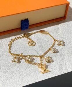 Louis Vuitton Womens LV Floragram Bracelet Golden-2.jpg