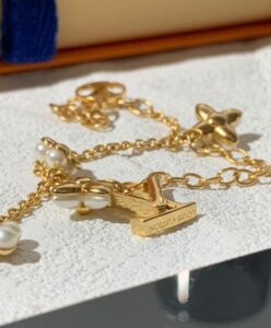 Louis Vuitton Womens LV Floragram Bracelet Golden-4.jpg