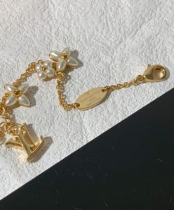 Louis Vuitton Womens LV Floragram Bracelet Golden-6.jpg