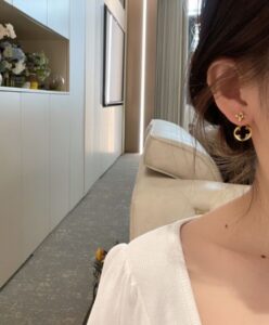 Louis Vuitton Womens LV Flowergram Earrings Golden-6.jpg