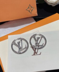 Louis Vuitton Womens Louise Hoop GM Earrings-2.jpg