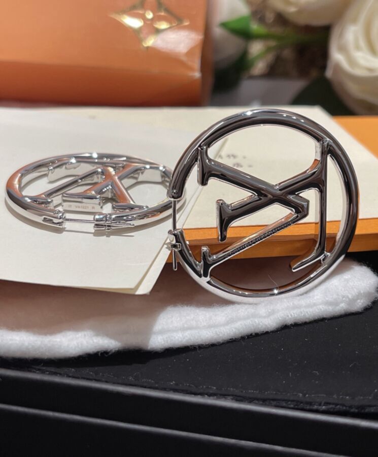 Louis Vuitton Womens Louise Hoop GM Earrings-6.jpg