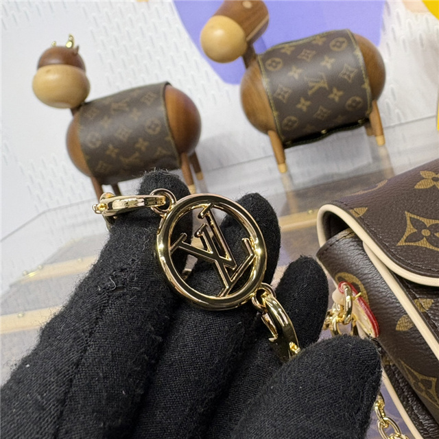 Pochette Camille M13566-8.jpg