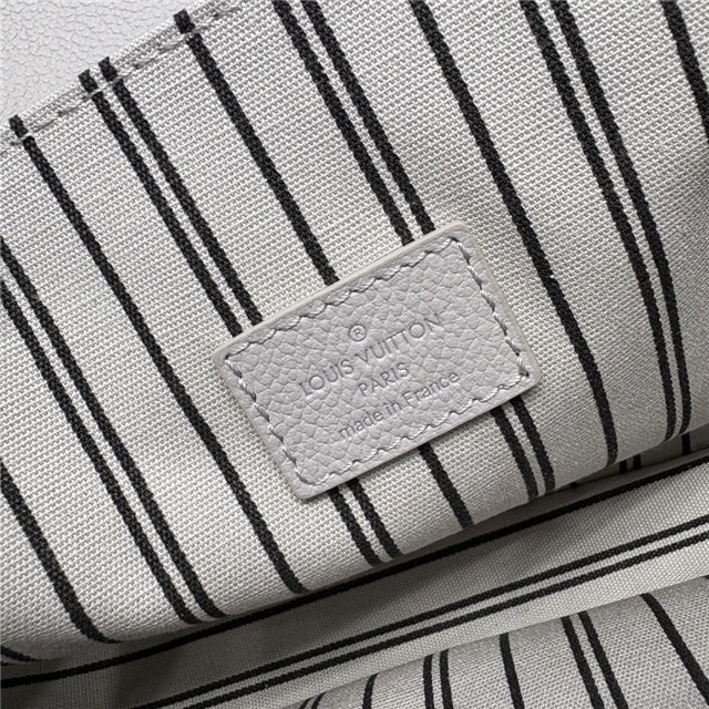 Pochette Metis M13481 Brume-10.jpg