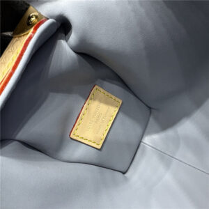 Side Trunk MM M13285-10.jpg