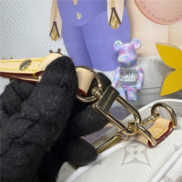 LV x TM Pochette Metis East West M14231-7.jpg