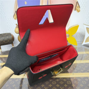 LV x TM Twist MM M14094-12.jpg