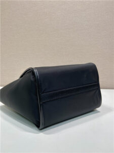 Re-Nylon Medium Tote Bag 1BG578 Black-5.jpg