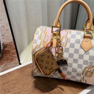 Alam Key Holder M01799-8.jpg