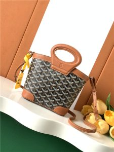 Goyard Beluga Mini Bag 67300 BlackTan-3.jpg